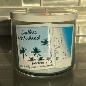 Bath & Body Works Endless Weekend Candle